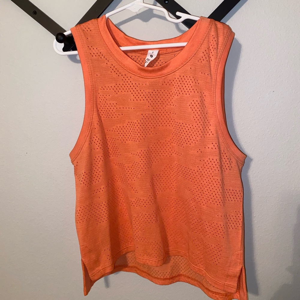 size 2 lululemon cropped tank top